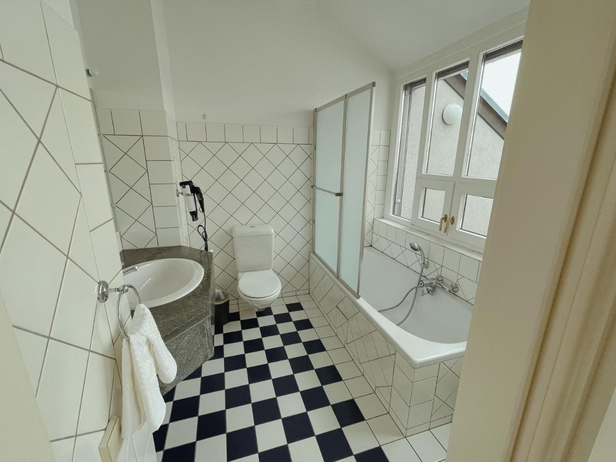 Luxury 150M2 Suite In Most Desirable Area Of Historic Central Wien Exteriör bild